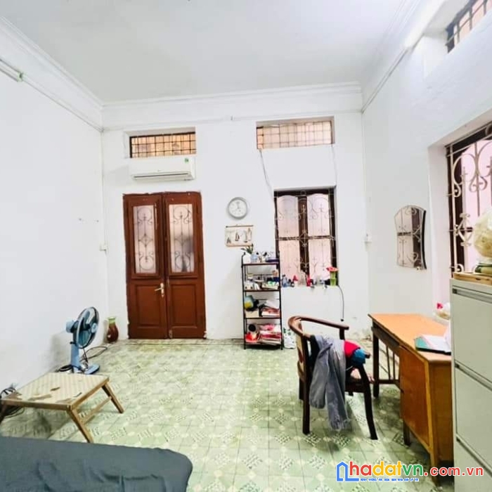 Bán nhanh nhà đê trần khát trân, 30m, 4 tầng, lô góc, kd nhỏ, giá chào 2,55 tỷ.