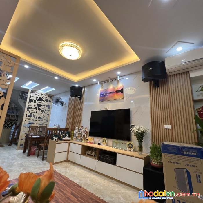 Vip bán nhà bạch đằng 50mx5t 12m ôtô 2 mặt sáng thoáng