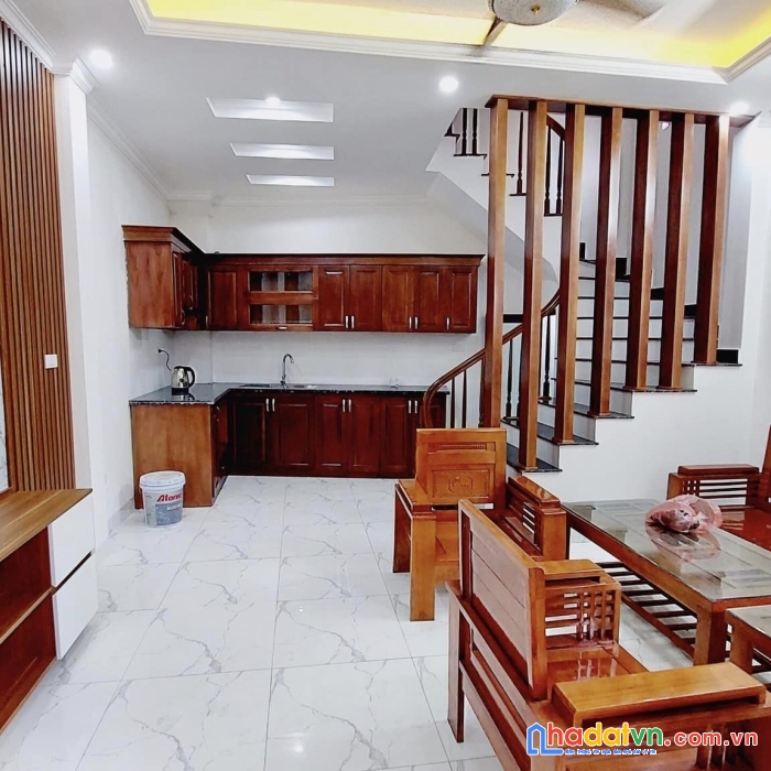 Bán nhà lô góc mỹ đình . dt 31m2 gần trường cấp 1,2 mỹ đình , chợ có 3 pn chỉ 4.05 tỷ.