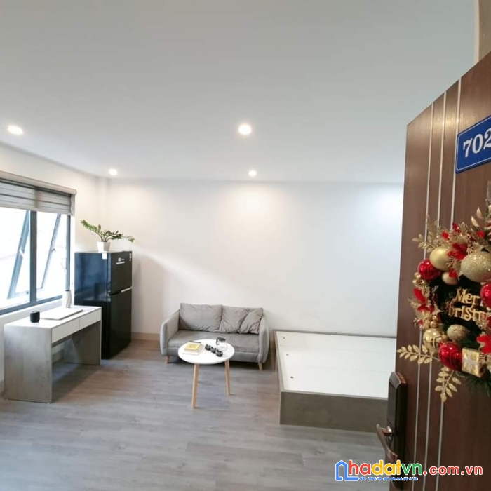 Bán chdv hồ ba mẫu 100m, 7t, 25 căn hộ, ô tô tránh, dt 2 tỷ/năm, giá 25 tỷ