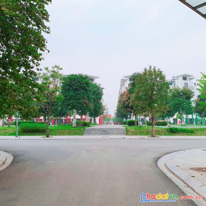 Bán nhà liền kề khai sơn town long biên 100m 5 tầng mt 6.2m chỉ 15.5 tỷ