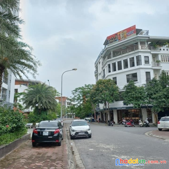 Bán nhà kđt việt hưng, lô góc 2 mặt phố kd đắc địa, cho thuê 150tr/1 tháng, 120m*6t, mt21m, 25 tỷ
