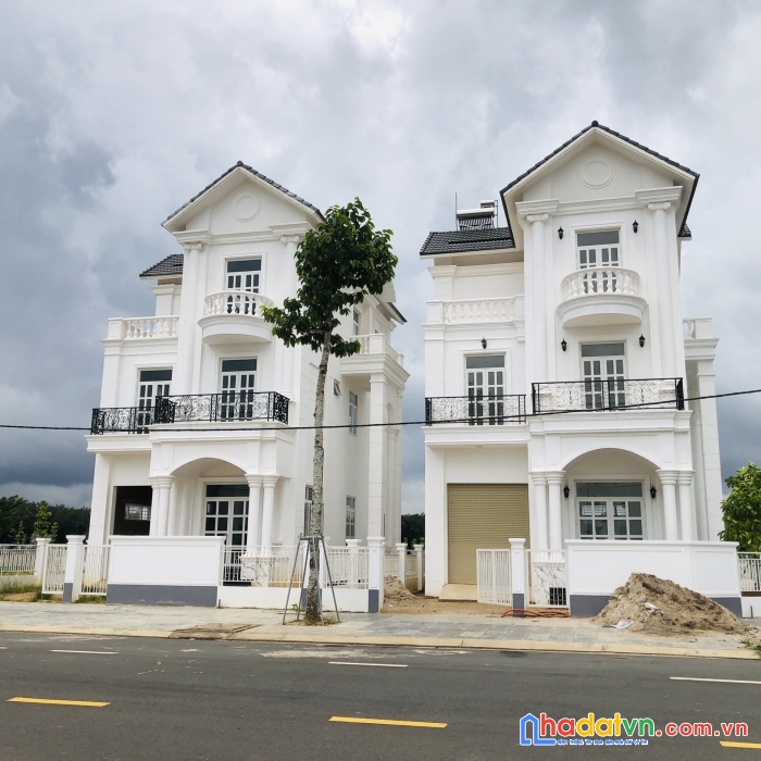 Cần tiền bán gấp cắt lỗ lô đất 100m2  thổ cư shr dự án sát sân bay long thành