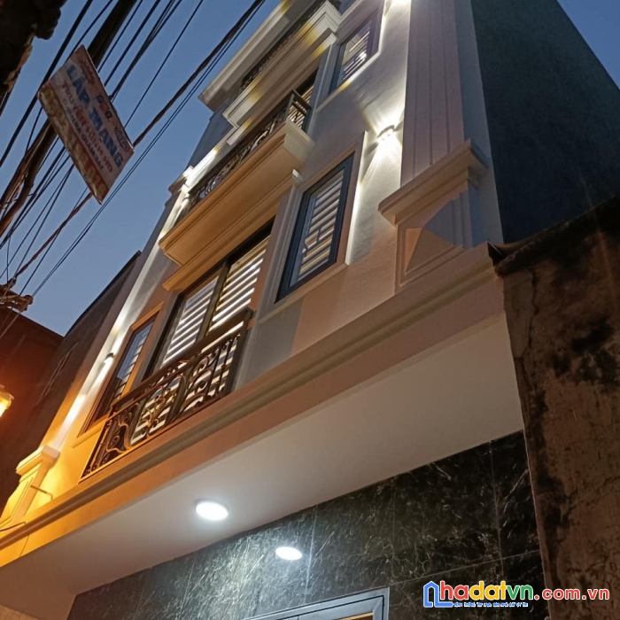 Bán nhà đẹp định công hạ, 5 tầng sẵn ở, 10m ô tô tránh, giá nhỉnh 4 tỷ