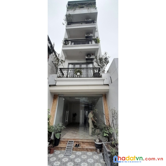 Bán nhà nguyễn văn cừ - 60m x 5 tầng giá chưa đến 8 tỷ - 1 nhà ra phố - nhà đẹp ở ngay