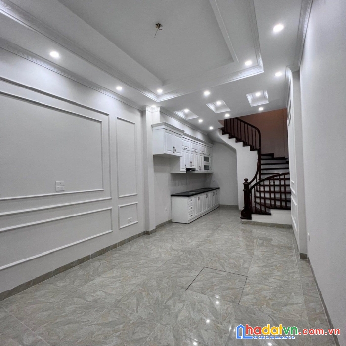 Nhà ngọc lâm nhà đẹp, ô tô chạy vòng quanh, kinh doanh vp nhỏ
