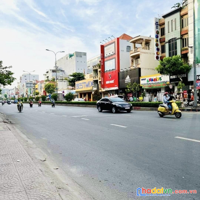 Mặt tiền cộng hòa, phường 13, tân bình – 166m2.