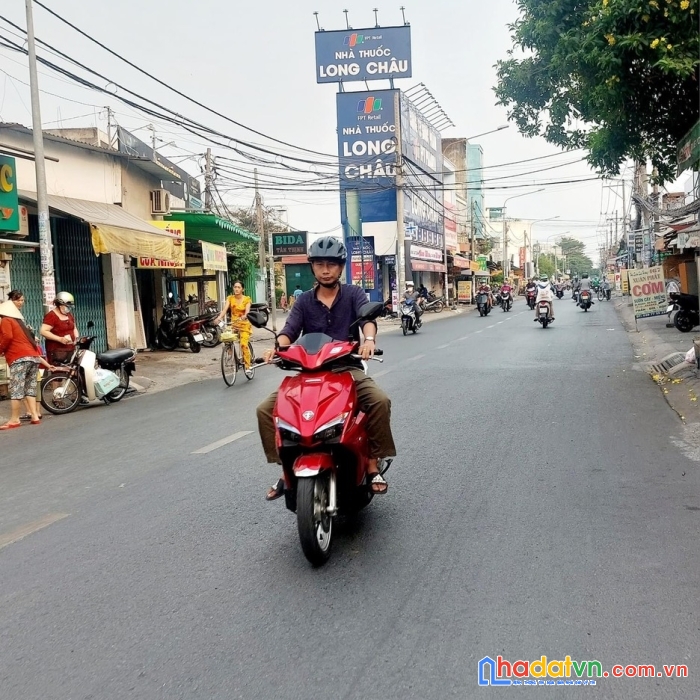 Bán gấp căn nhà góc 2 mặt tiền đường nguyễn sơn, đường nhựa 15m, 41m2 chỉ 11 tỷ