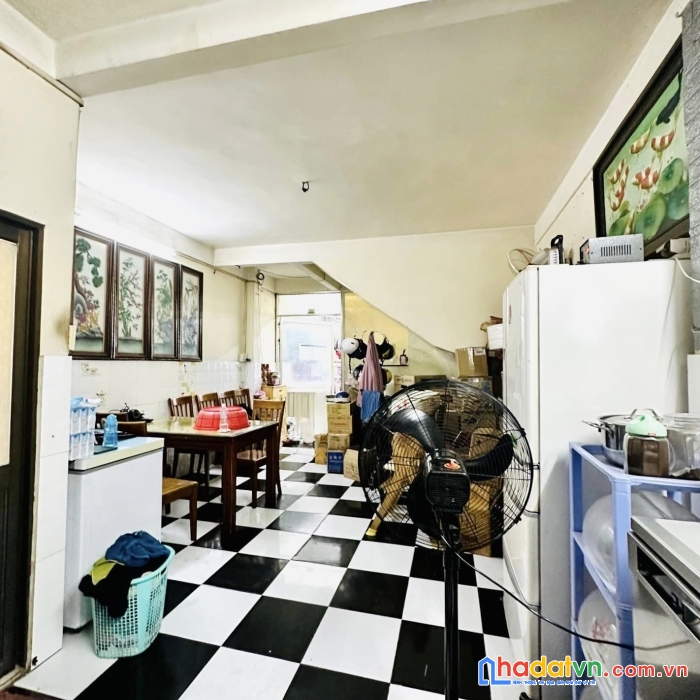 Cần tiền cho con du học bán gấp nhà mặt tiền phan văn trị, 81m2, 3 tầng, chỉ 12 tỷ 500
