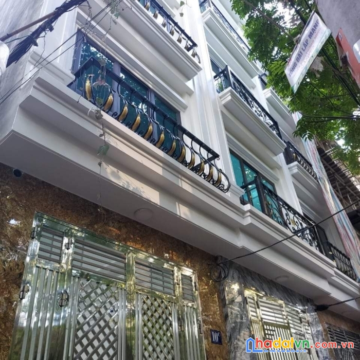 Nhà đường  nguyễn chính