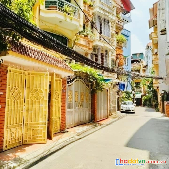 Cần bán nhà hoàng cầu, đống đa 60m, 5t, mt 4m, phân lô, oto tránh, kinh doanh, 0937651883.