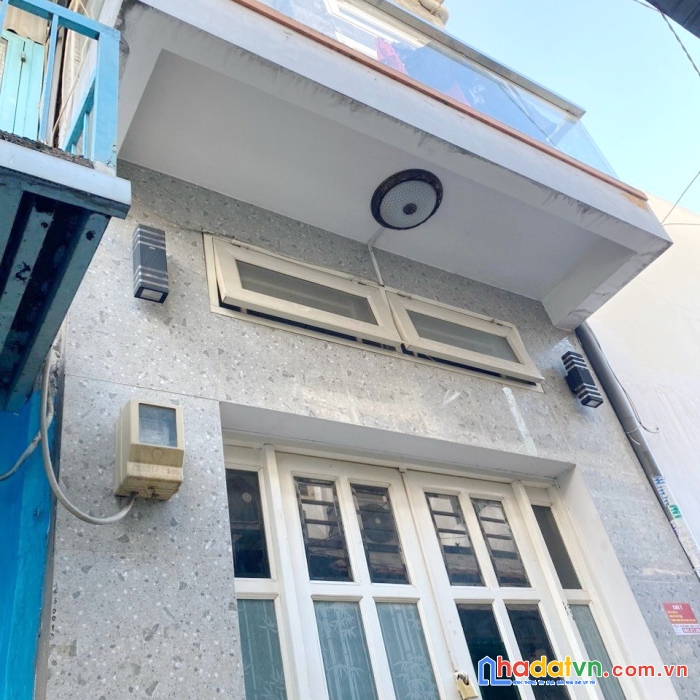 Nhà nhỏ 2 tầng vị trí đẹp sát đường hưng phú p10q8 1.6 tỷ tl