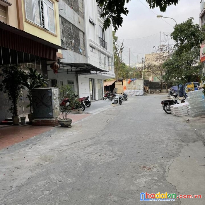 Bán nhà lk xa la 50m 5 tầng mặt tiền 4.2m 7.2 tỷ