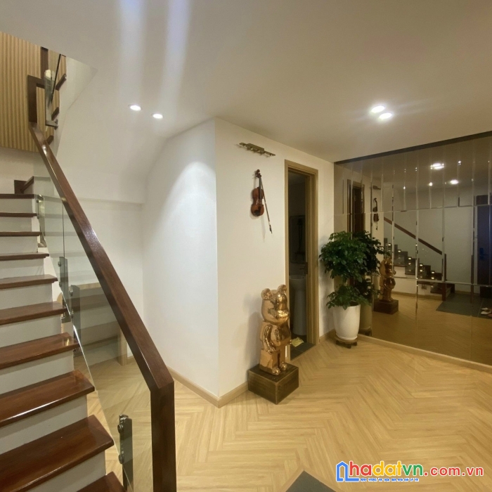Bán căn penhouse  vip quận thanh xuân, 236m2, 9 tỷ, nội thất tinh xảo