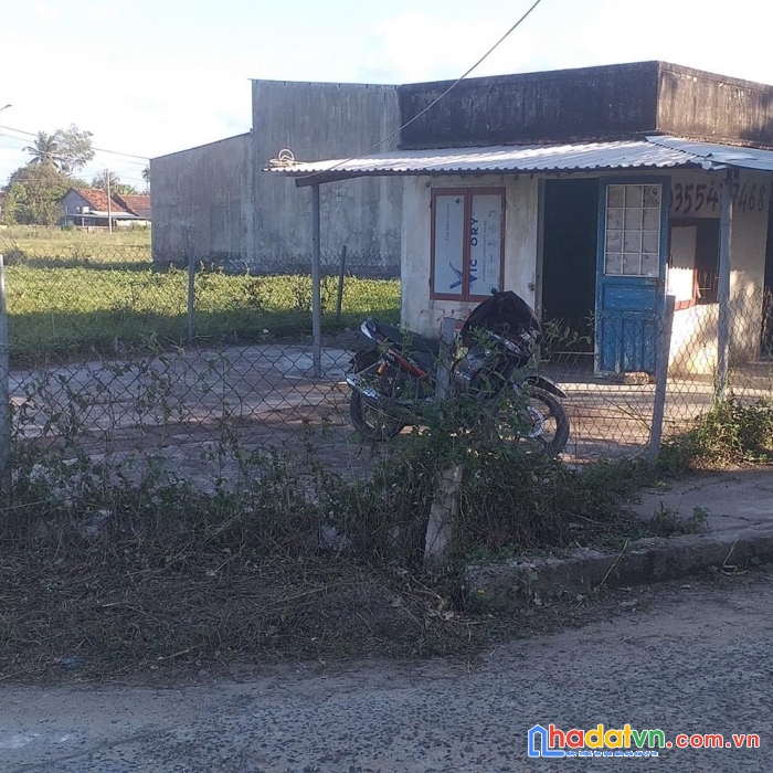 Chính chủ cần bán lô đất thổ cư 2 mặt tiền. khu dân cư vườn mít