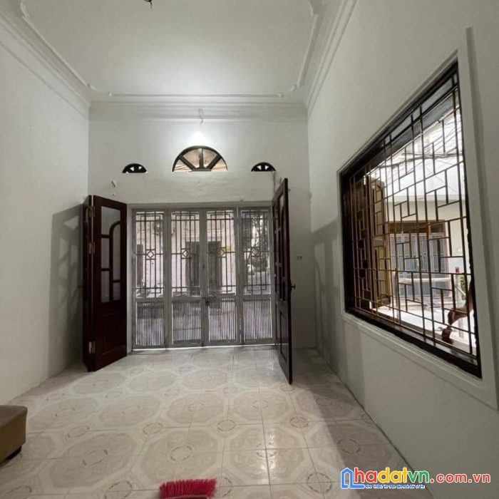 Bán nhà lô góc bế văn đàn quang trung 40m2 chỉ 4.xtỷ kinh doanh ô tô tránh