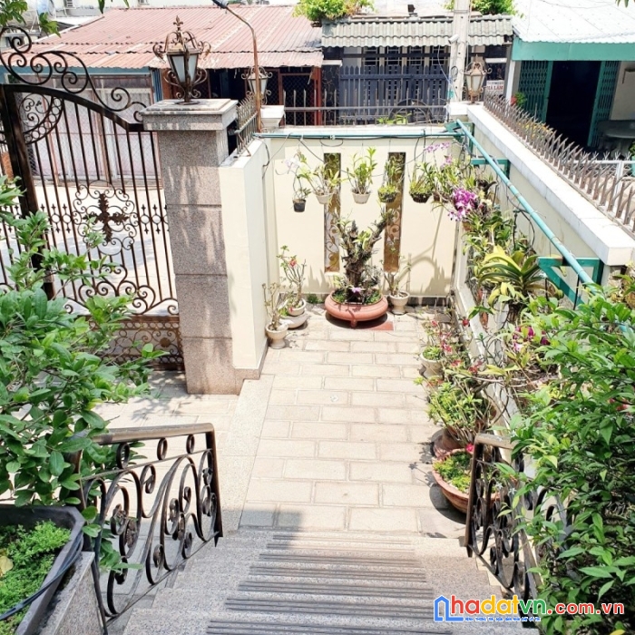 Bán nhà biệt thự thới an 10 thới an quận 12 200m2 5 tầng giá 14 tỷ 9.....