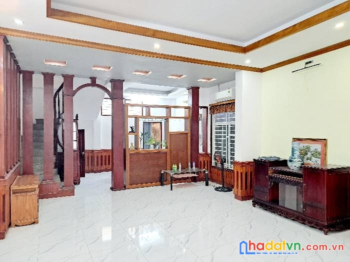 Nhà đường tam trinh 5 tầng mới xây, thiết kế siêu thoáng, vị trí đắc địa, giá 8.8 tỷ