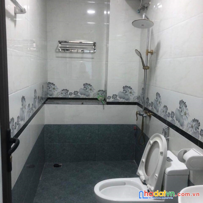Căn góc, ô tô, trần khát chân 34m x 5 tầng, mt 4,2m, giá 5,5 tỷ