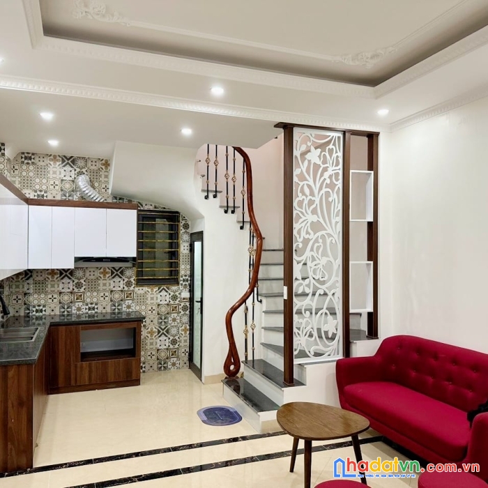 Bán nhà phố minh khai - 50 m ra mặt phố ngõ trước nhà 3m dt: 35m2 5 tầng 3 ngủ mt: 3.8m giá : 4x