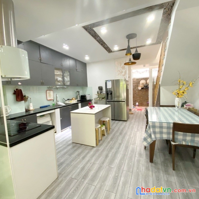 Nhà bán 4 tầng+ hầm kdc dương hồng - giá : 11 tỷ (thương lượng)