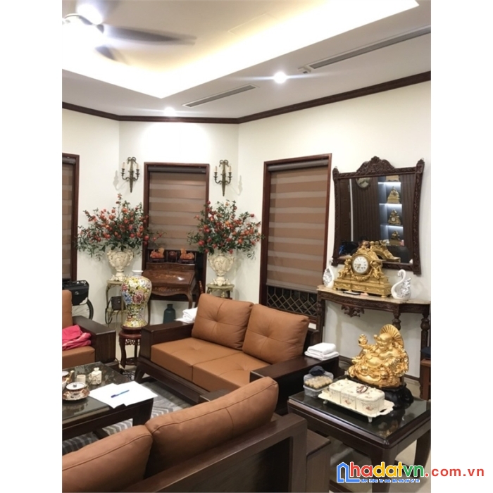 Đơn giản là mặt phố xã đàn, diện tích 60m2 x 7 tầng thang máy, mặt tiền 6,5m.