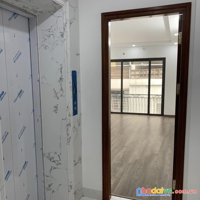 Bán nhà xã đàn, đống đa, thang máy, lô góc, 45m2 5t mt4m, giá 6.2 tỷ