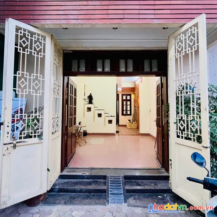 Chính chủ cho thuê mặt bằng kinh doanh đẹp mặt phố lạc long quân, quận cầu giấy/tây hồ.