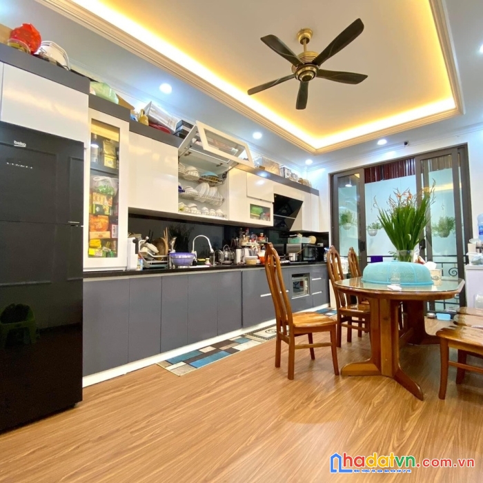 Chủ cần tiền bán gấp nhà p.thượng thanh,dt 50m,mt 6m,ô tô đỗ cổng,nhỉnh 2 tỷ