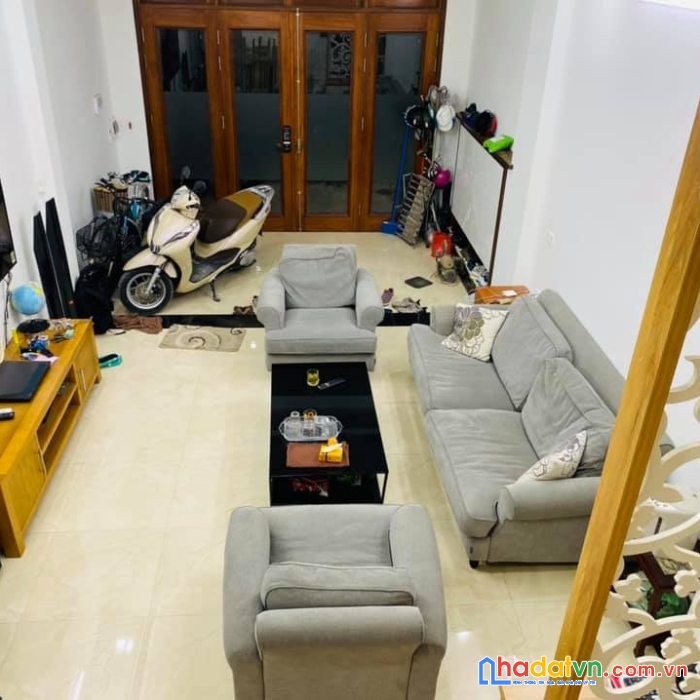 30m ra tới đường, hàng đường 25m x 5 tầng, mt 4m, giá 2,5 tỷ