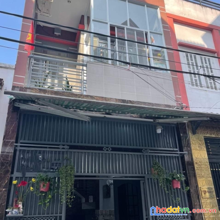 Đường xe tải ôtô ngủ nhà đường tỉnh lộ 10, gần tên lửa, ko huy hoạch lộ giới, shr, nhà mới đẹp