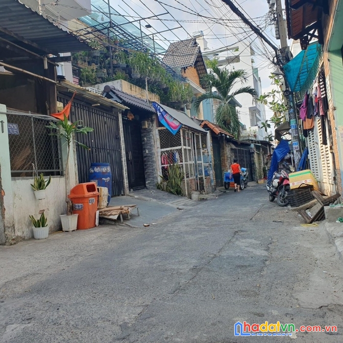 Bán nhà ngay chợ tân hương, hẻm xe hơi 5m, 2 tầng, 105m2 chỉ 7.5 tỷ