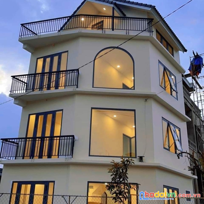 Bán nhà mặt tiền đường cao thắng- đà lạt- dt 320m2- 4 tầng mới xây- chỉ 4.8 tỷ