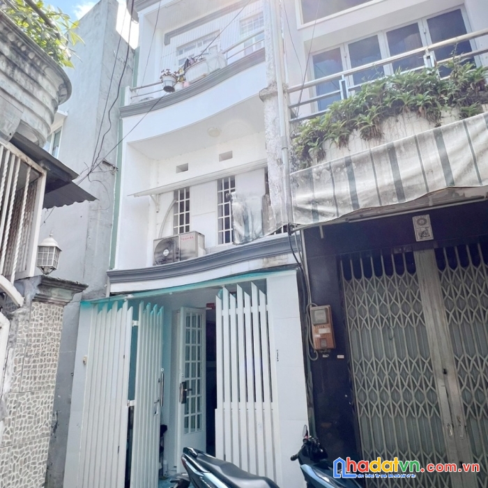 Nhà mới 3 tầng hẻm thông đường hưng phú p9q8 - giá : 3.3 tỷ