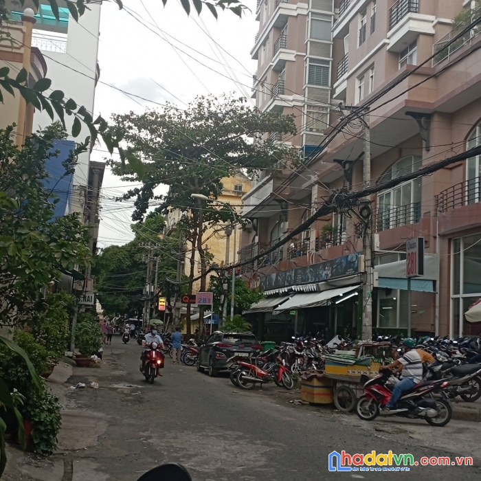 Cần tiền bán gấp nhà hẻm lý thường kiệt, p.15, q.11. giá cực rẻ.