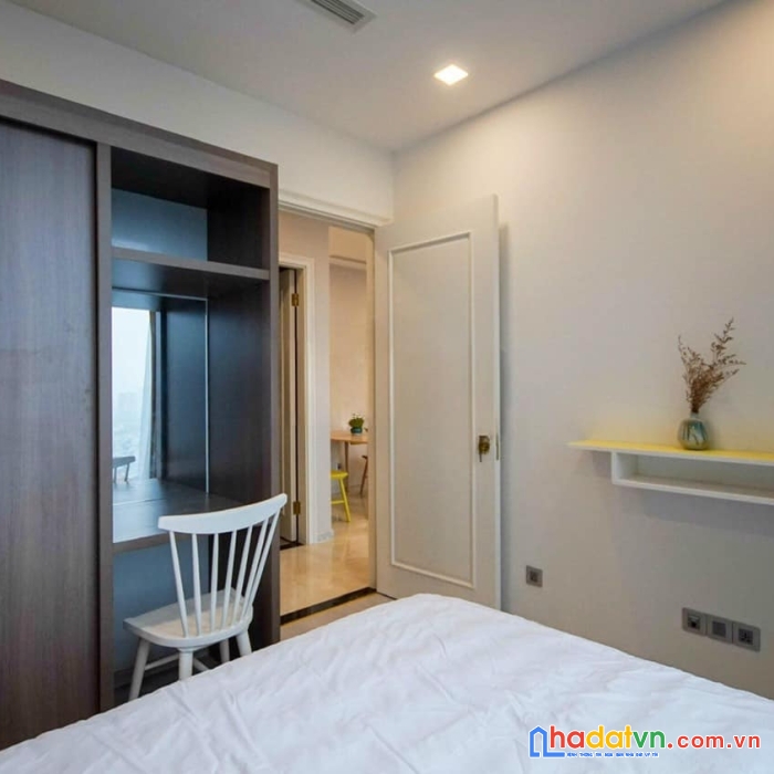 Cho thuê căn hộ gần ngã tư bạch mai hai bà trưng 40m2, mt 4m giá 28 triệu