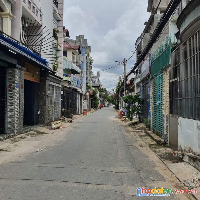 Đường xe tải 9m thông đường hương lộ 2, gần lê văn quới, cho thuê 25triệu, ngang khủng 14m, nhà