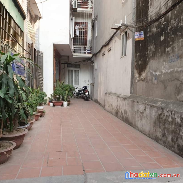 3.65 tỷ bán nhà cầu giấy, bán nhà hồ tùng mậu, bán g.ấ.p, gần phố, 5 tầng, cách phố 100m, cách ô