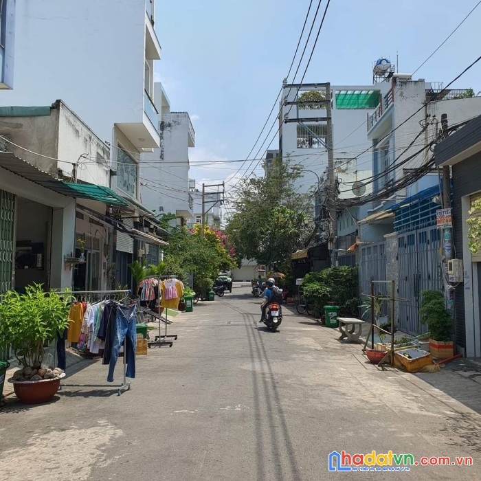 Đường xe tải 8m tránh thông, đường số 5, gần celedon ae0n tân phú, khu phân lô dân trí, sổ vuông