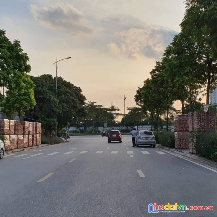 Đất ngõ 94 thượng thanh - ô tô đỗ cửa - sổ hoa hậu - hàng xóm him lam new star - tiện ích