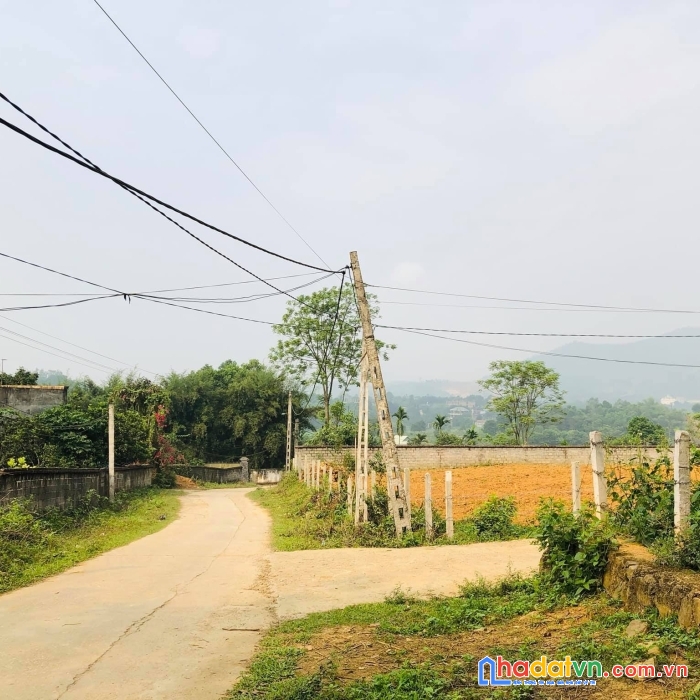 Bán gấp lô đất 2 mặt  tiền có diện tích 1332m2 trong đó có 200m2 thổ cư tại hòa sơn - lương sơn -