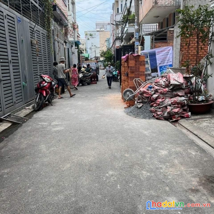 Bán nhà 3 tầng đường bờ bao tân thắng, hẻm 5m, 67m2 chỉ 6.9 tỷ, gần aeon mall tân phú.