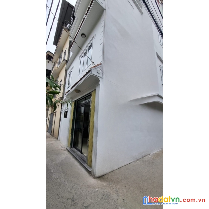 Nhà ngõ thông, lô góc, kinh doanh, gần ô tô tránh, quyền sở hữu đất đai nở hậu giá 3.5 tỷ