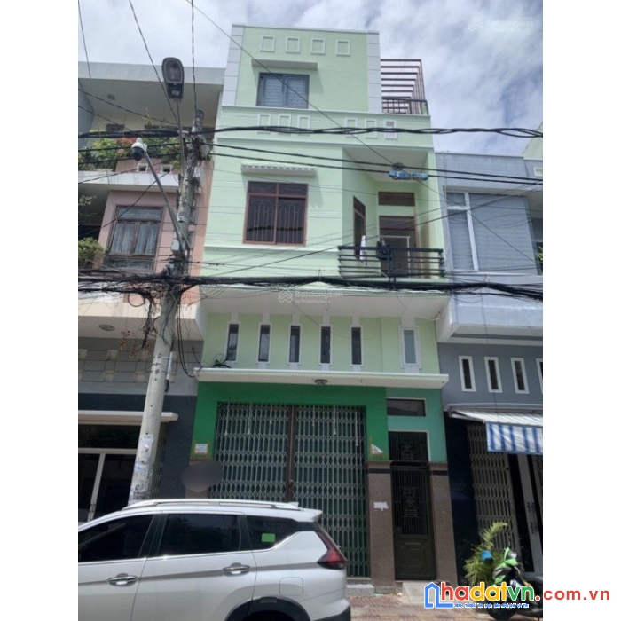 Vì phải chuyển đến thành phố mới. chính chủ cần bán căn nhà đẹp mặt phố đường biên cương phường