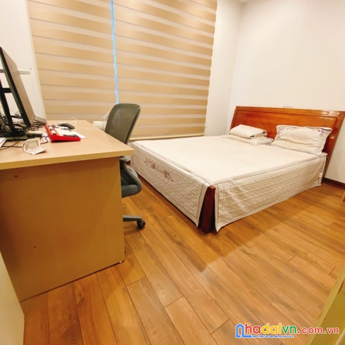 Phố trung kính, dt 50m² x 4 tầng, ô tô ngủ trong nhà, 12 tỷ 3
