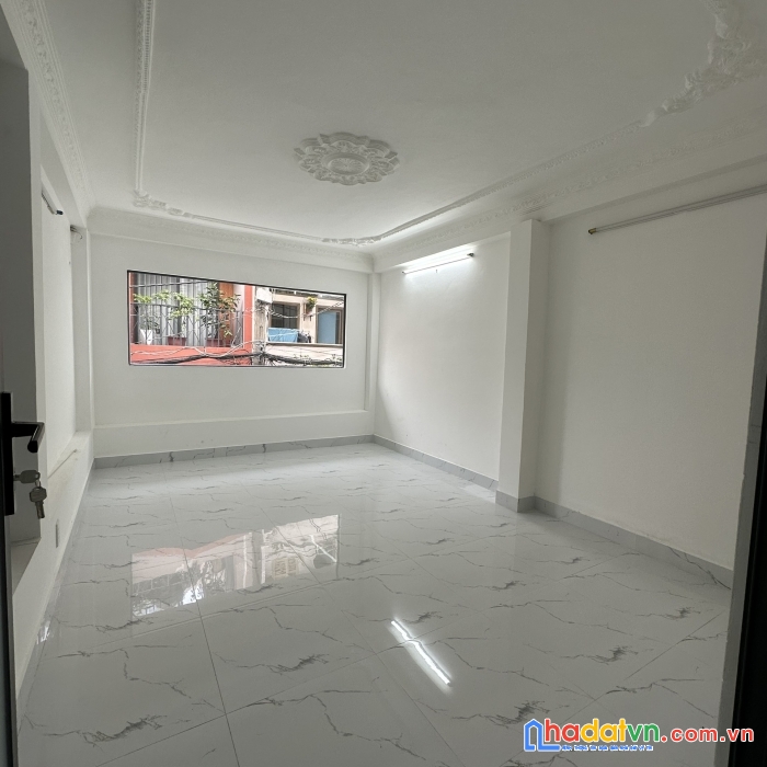 Biệt thự mới xây - cần bán gấp đường lạc long quân, p.3, q.11