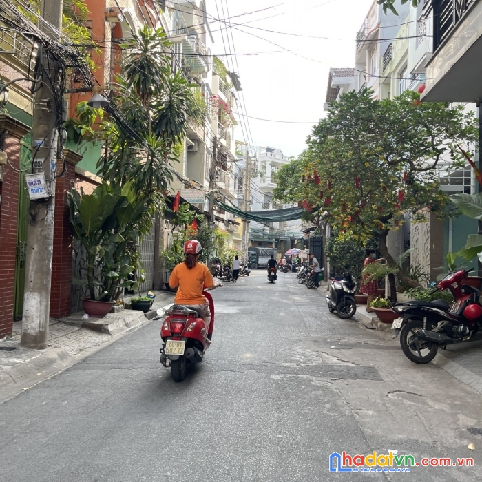 Bán gấp lạc long quân 44m2 nhỉnh 5 tỷ