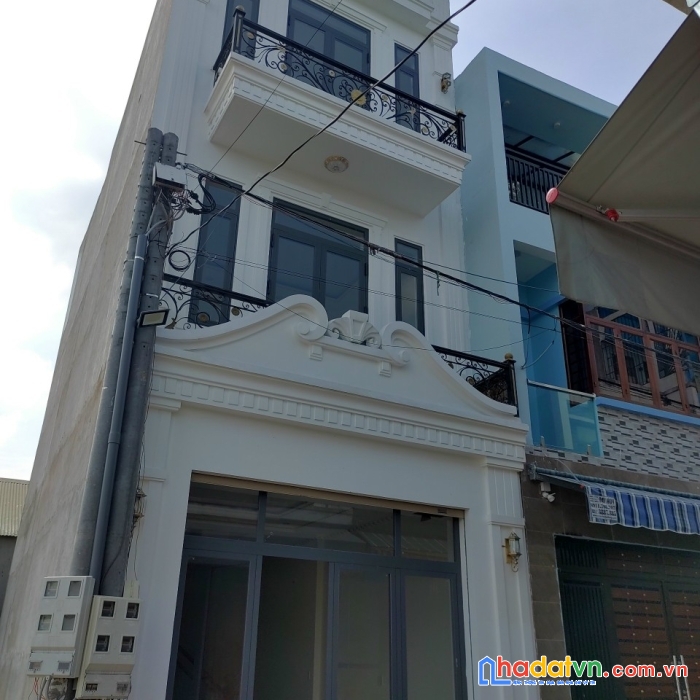 Nhanh tay thì kịp, nhà 1 trệt 2 lầu mới, đường nhựa 5m ngộp giá 2ty9