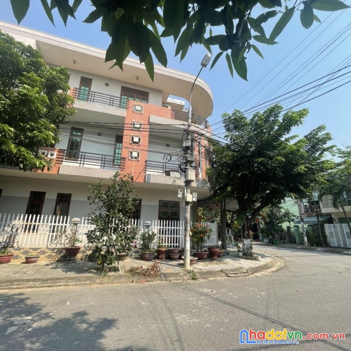 Chuyển nhượng rẻ trường mầm non mặt tiền 35m - chỉ 3x tỷ.