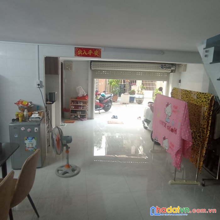 Cần tiền bán gấp nhà hẻm 1 sẹc bình thới, p14, q11.